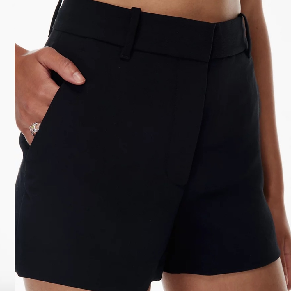 Aritzia Wilfred Anthem 3” Shorts NWT